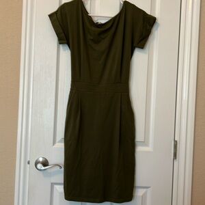 Pretty Garden Medium army green dress with pockets